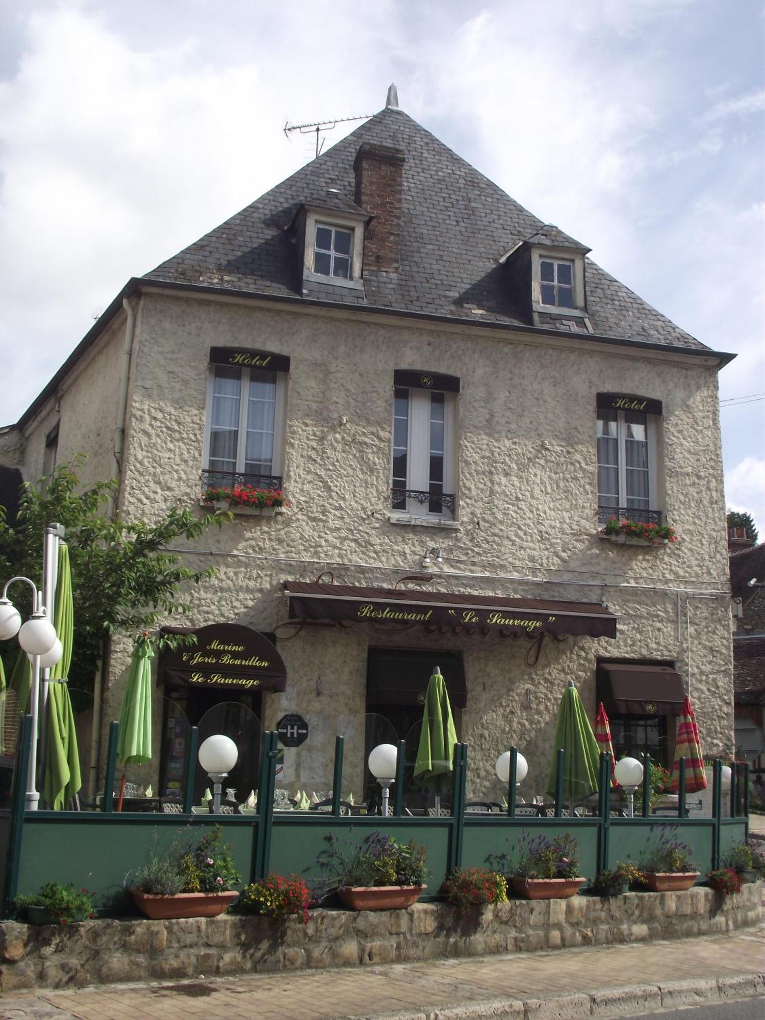 Le Sauvage Hotel Chateau-Renard ภายนอก รูปภาพ