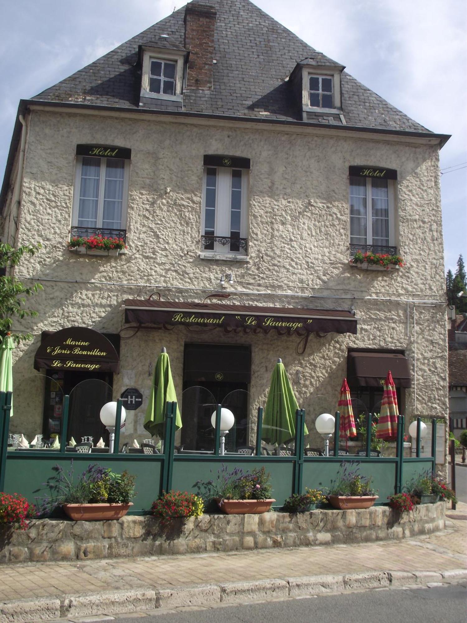 Le Sauvage Hotel Chateau-Renard ภายนอก รูปภาพ