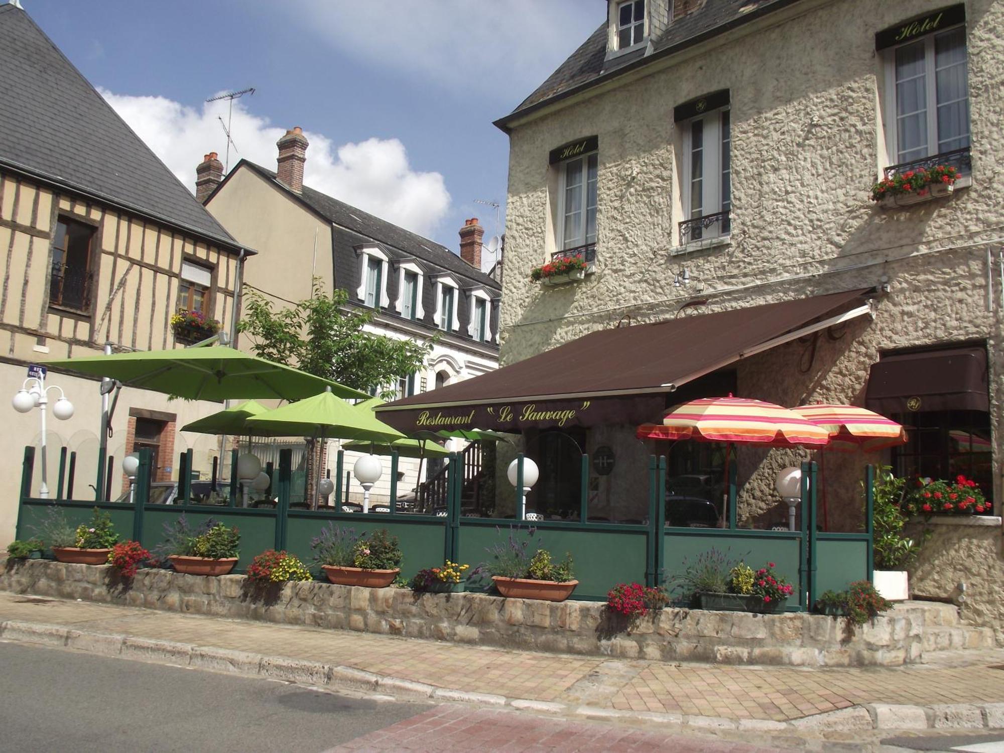 Le Sauvage Hotel Chateau-Renard ภายนอก รูปภาพ