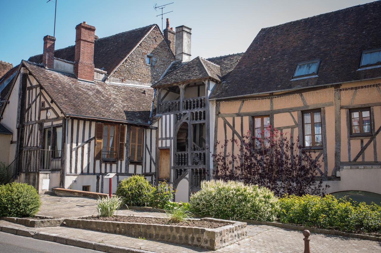Le Sauvage Hotel Chateau-Renard ภายนอก รูปภาพ
